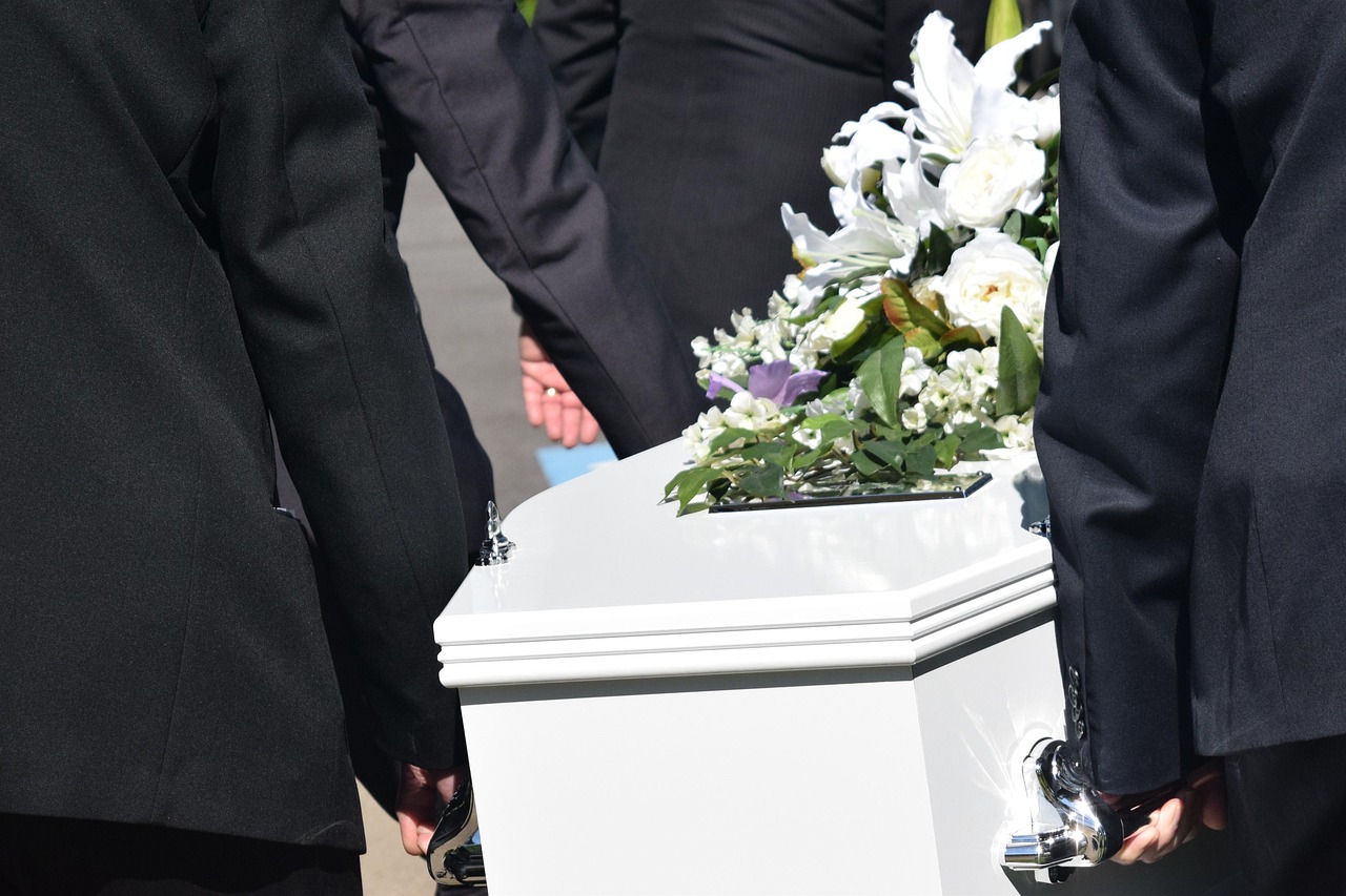 A lifeless body